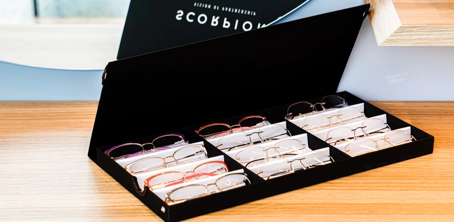 Kuweta Scorpion Eyewear na 12 szt.